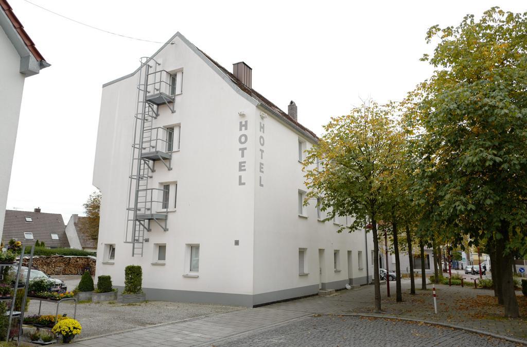 Hotel Stern Gersthofen Exterior foto